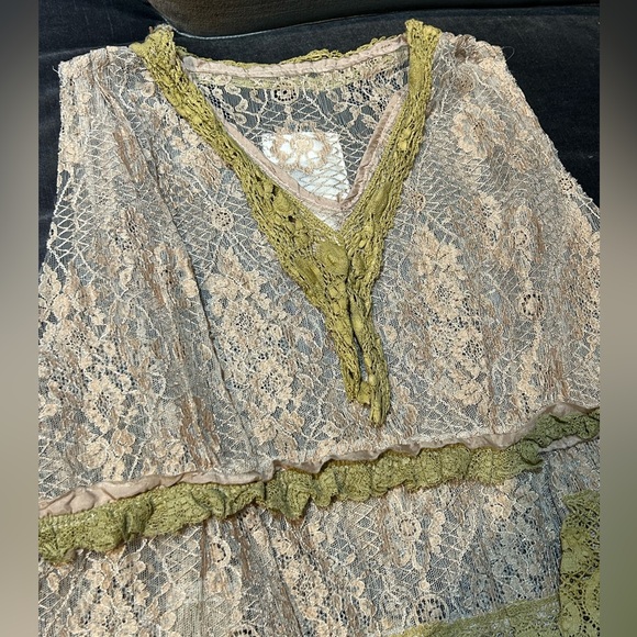 MAGNOLIA PEARL Pink and Tan Lace Sheer Ruffled Tiered V Neck Tank - Picture 7 of 13